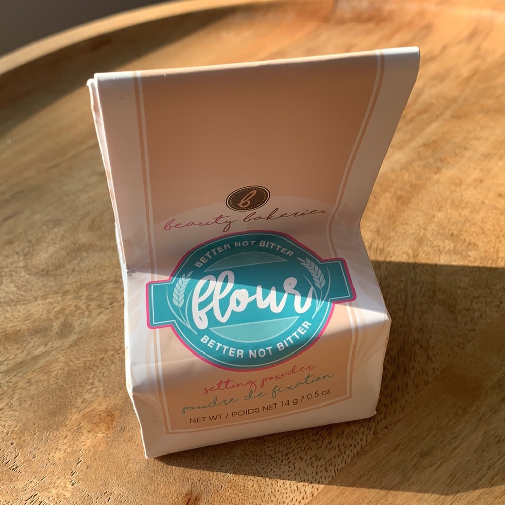 Flour Setting Powder
BEAUTY BAKERIE